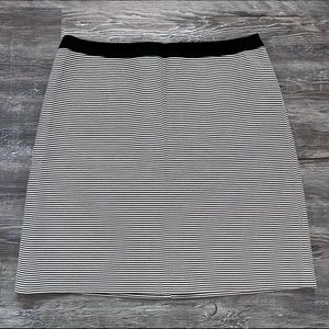 ANN TAYLOR LOFT striped stretch pencil skirt- sz. 6